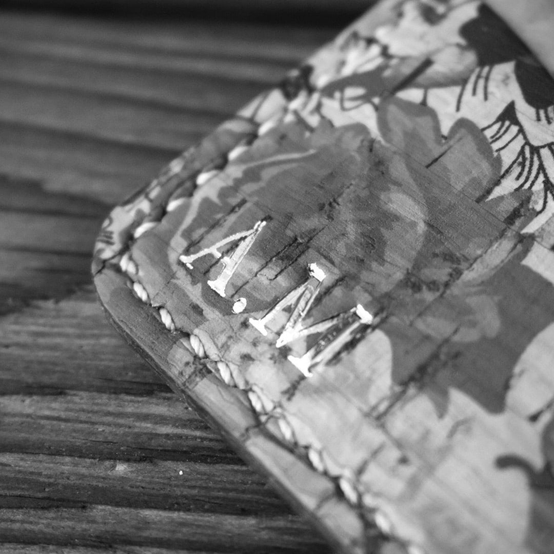 Korttikotelo nimikirjaimilla