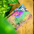 Korttikotelo värikäs hohtava valmistettu Suomessa käsityönä korkista