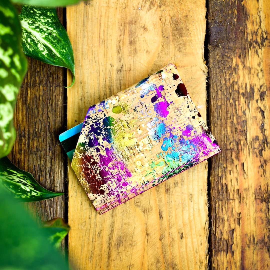 Korttikotelo värikäs hohtava valmistettu Suomessa käsityönä korkista