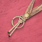 Avainlenkki raidallinen valmistettu käsityönä Suomessa