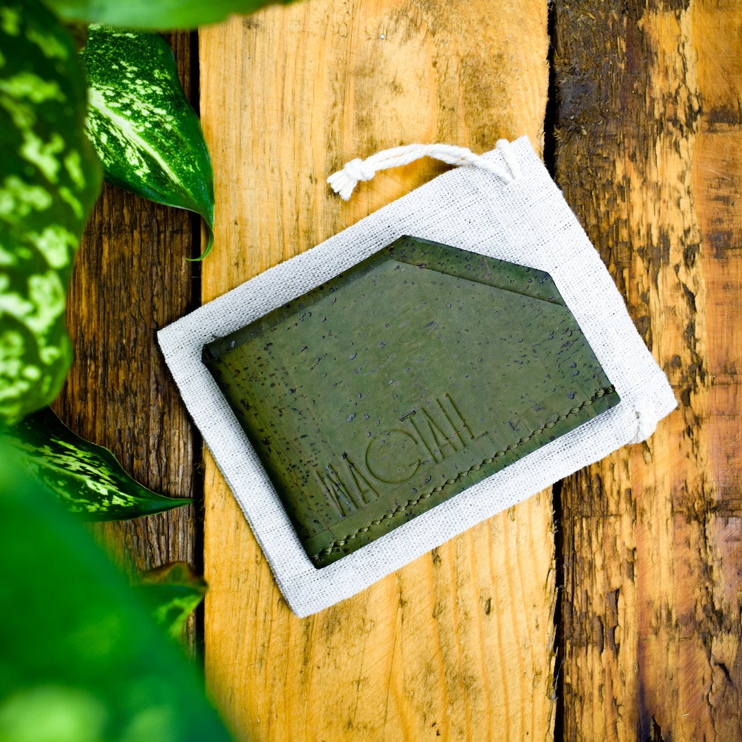 Korttikotelo vihreä valmistettu Suomessa käsityönä korkista