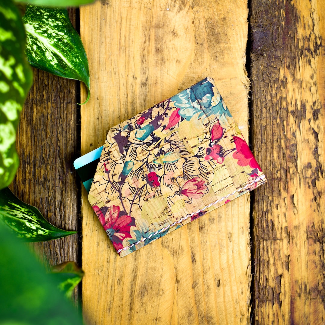 Korttikotelo kukallinen valmistettu Suomessa käsityönä korkista