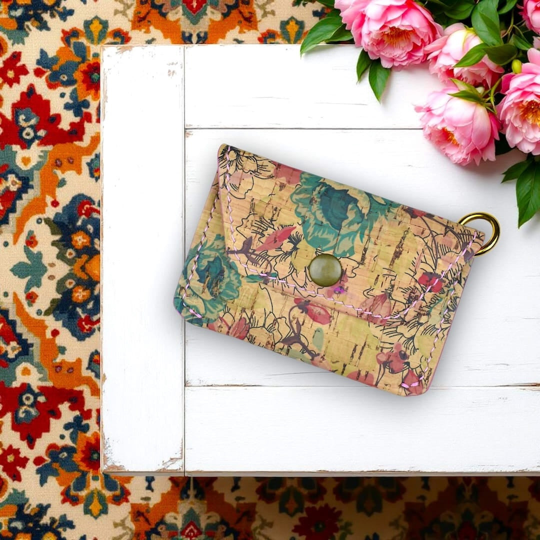 Kukkaro kukallinen valmistettu Suomessa käsityönä korkista