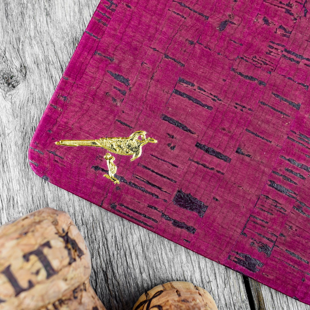 Lasinaluset punainen valmistettu käsityönä Suomessa