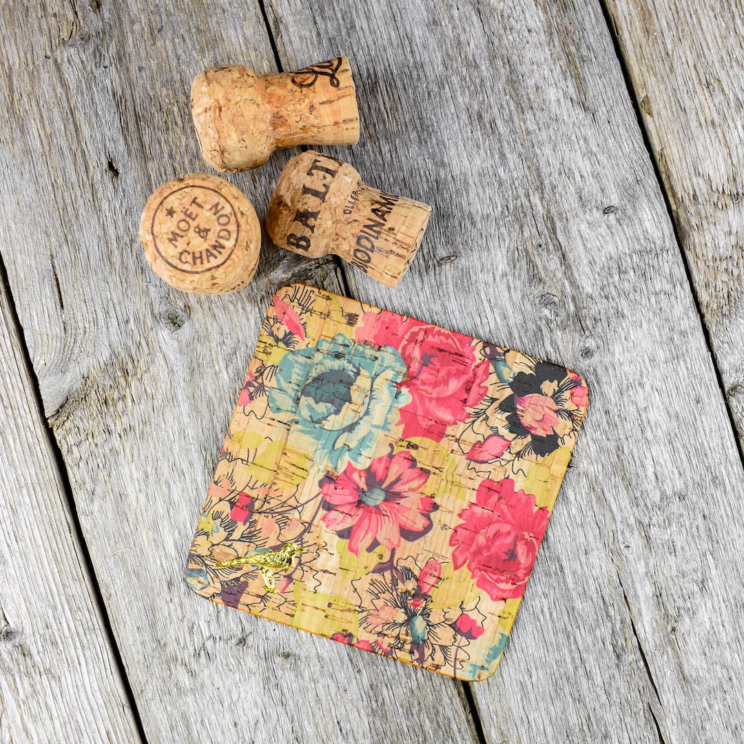 Lasinalunen kukallinen valmistettu käsityönä Suomessa