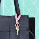 Avainlenkki vaaleanpunainen valmistettu käsityönä Suomessa