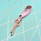 Avainlenkki vaaleanpunainen valmistettu käsityönä Suomessa