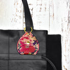 Avaimenperä kukkaro kukallinen laukussa valmistettu käsityönä Suomessa