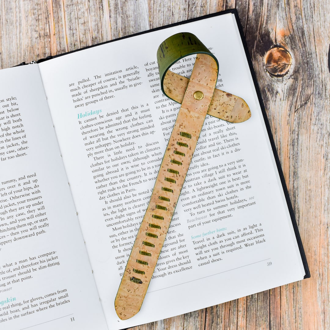 Kirjanmerkki vihreä valmistettu käsityönä Suomessa