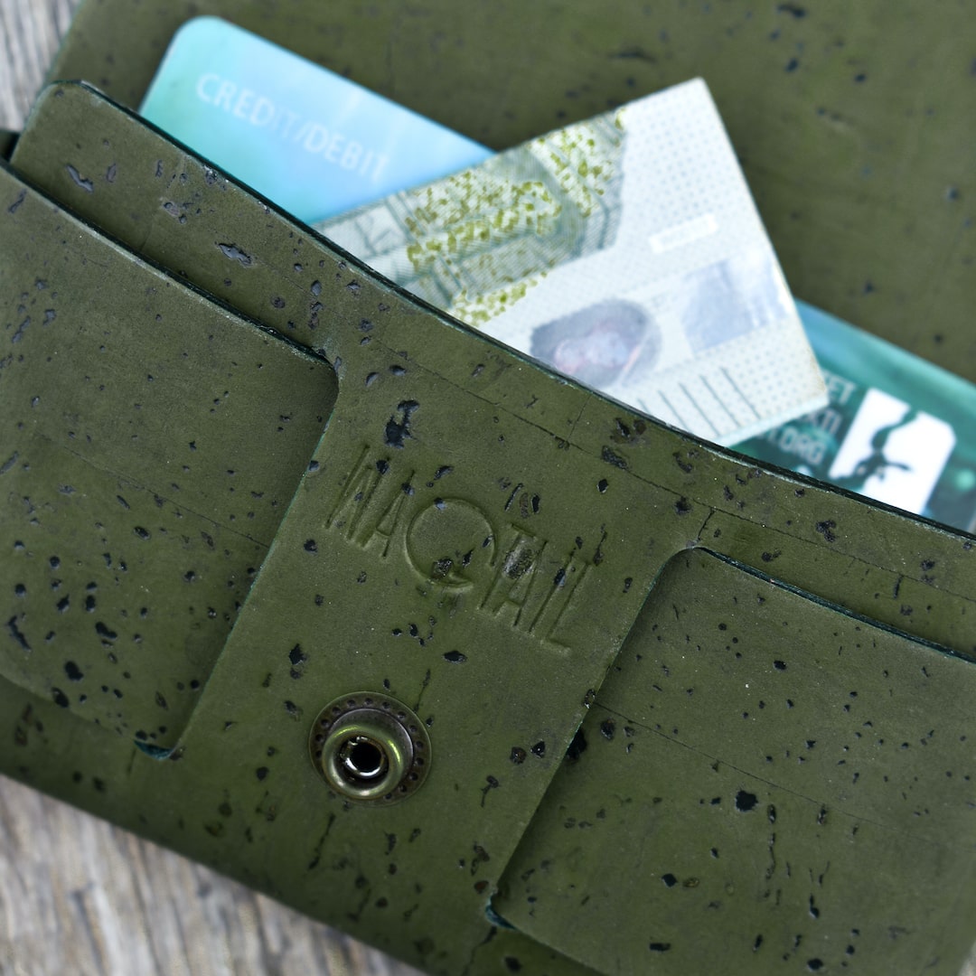 Korttikotelo vihreä valmistettu Suomessa käsityönä korkista