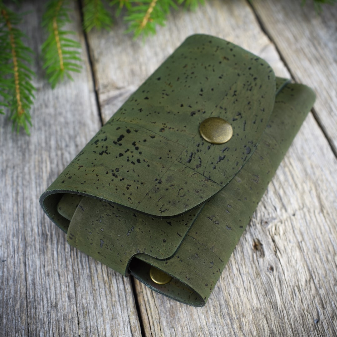 Korttikotelo vihreä valmistettu Suomessa käsityönä korkista