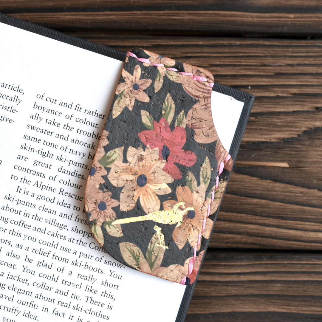 Kirjanmerkki kukallinen valmistettu käsityönä Suomessa