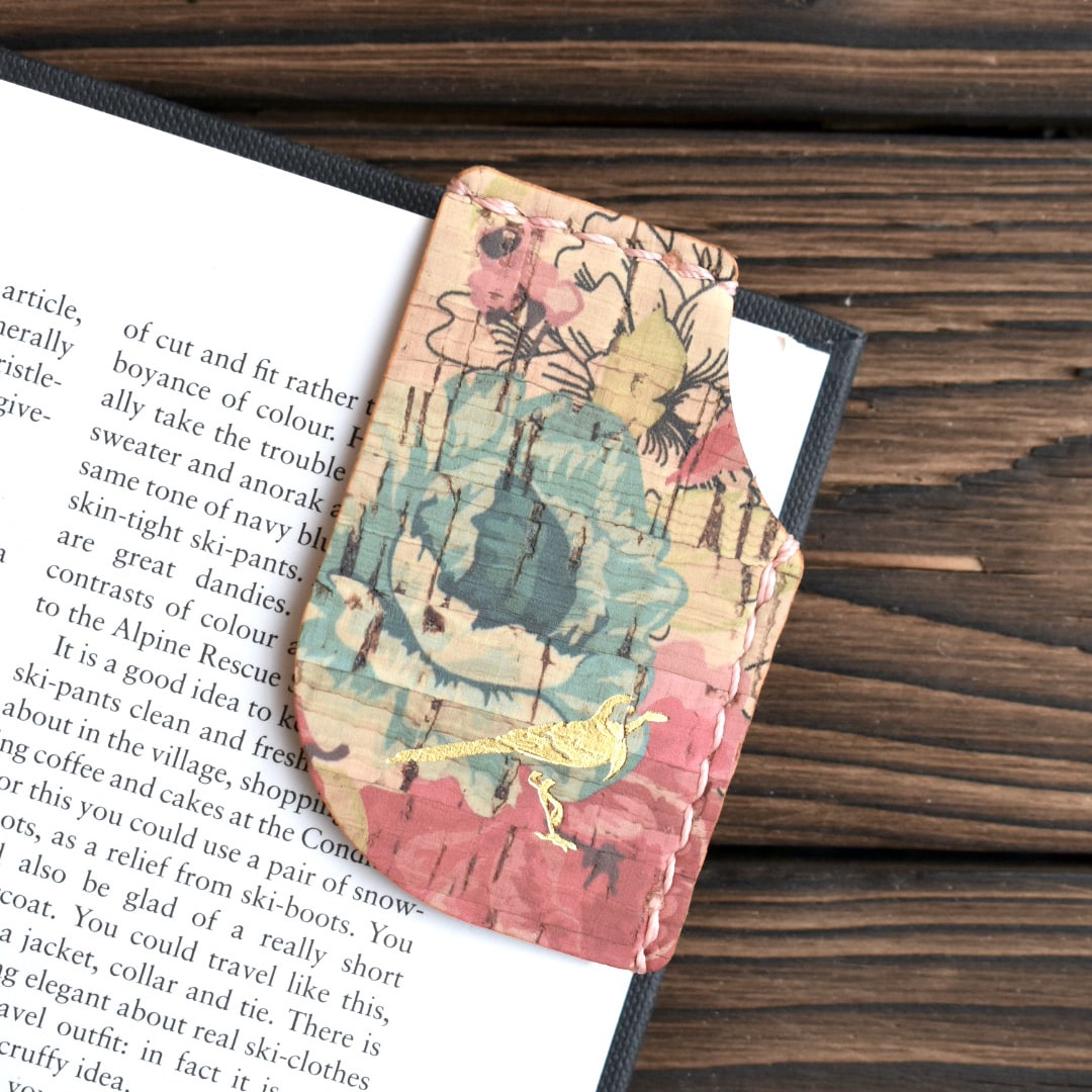 Kirjanmerkki kukallinen valmistettu käsityönä Suomessa